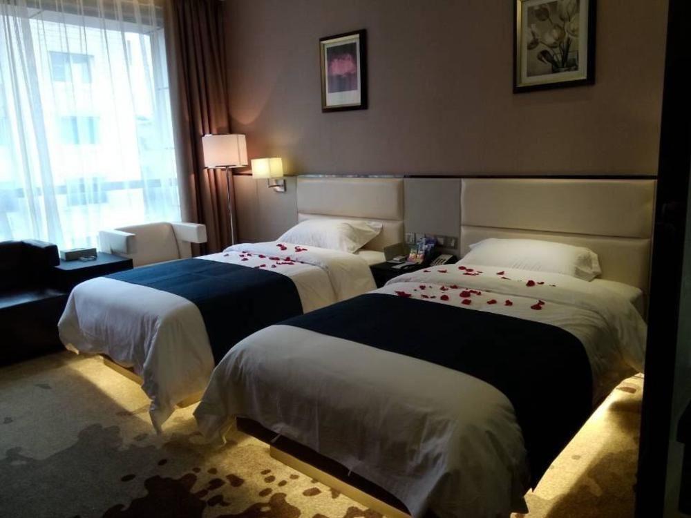 CTU Chengdu Hello Hotel מראה חיצוני תמונה